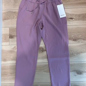 Lululemon on the fly pant